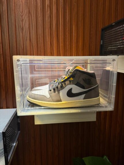 Nike Air Jordan 1 Mid SE "Light Smoke Grey/Barcelona Sweater"